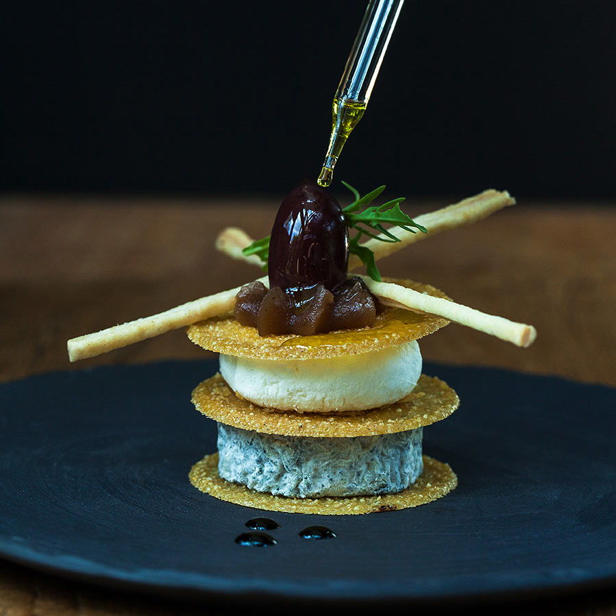 croustillant-de-chevre-au-sarrasin-chataigne-et-olive-noire